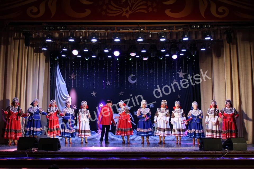 В преддверии самого волшебного праздника Нового года учреждения культуры Донецка вновь стали местом проведения ярких мероприятий, даря гостям тёплую атмосферу радости, ожидания чудес и искренней новогодней магии В преддверии самого волшебного праздника Нового года учреждения культуры Донецка вновь стали местом проведения ярких мероприятий, даря гостям тёплую атмосферу радости, ожидания чудес и искренней новогодней магии
