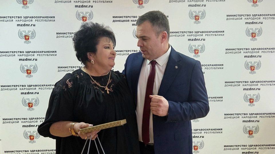 Министерство здравоохранения ДНР с глубоким уважением и благодарностью чествует лучших главных врачей Министерство здравоохранения ДНР с глубоким уважением и благодарностью чествует лучших главных врачей
