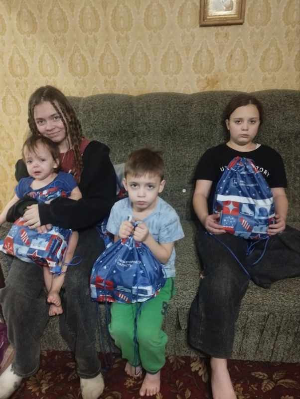С наступающим Новым годом! С наступающим Новым годом!