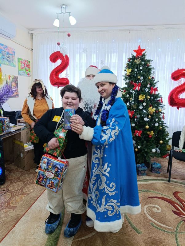 В ГБУ ЦСРИДИ г.Дебальцево по партийному проекту "Женское Движение" прошло праздничное мероприятие Новый год отметим вместе с танцем, играми и песней В ГБУ ЦСРИДИ г.Дебальцево по партийному проекту "Женское Движение" прошло праздничное мероприятие Новый год отметим вместе с танцем, играми и песней