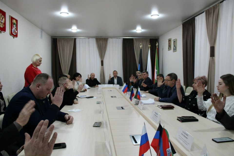 Роман Конев: 29 декабря 2025 года провёл пятьдесят восьмое внеочередное заседание Горловского городского совета Донецкой Народной Республики первого созыва Роман Конев: 29 декабря 2025 года провёл пятьдесят восьмое внеочередное заседание Горловского городского совета Донецкой Народной Республики первого созыва