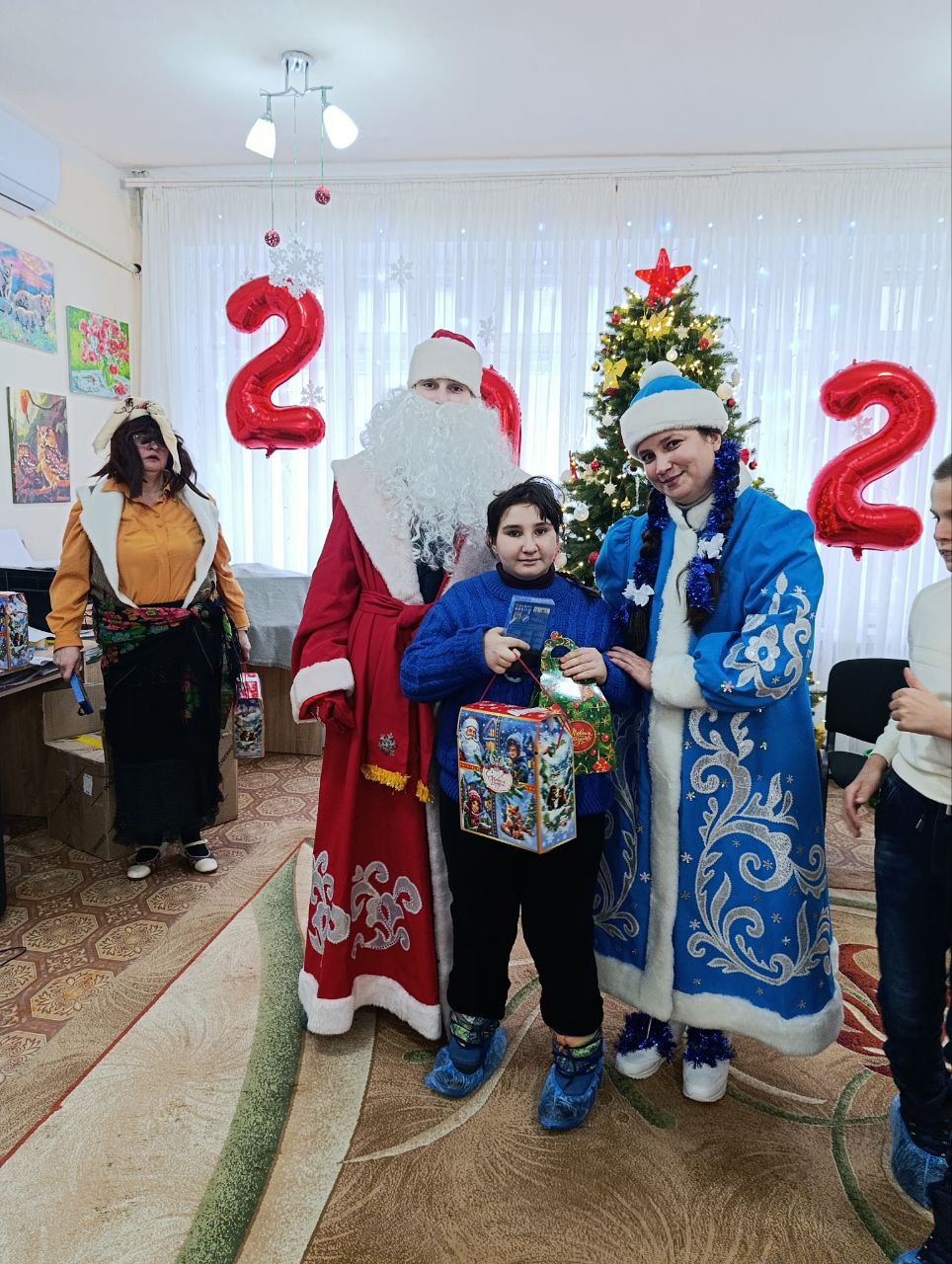 В ГБУ ЦСРИДИ г.Дебальцево по партийному проекту "Женское Движение" прошло праздничное мероприятие Новый год отметим вместе с танцем, играми и песней В ГБУ ЦСРИДИ г.Дебальцево по партийному проекту "Женское Движение" прошло праздничное мероприятие Новый год отметим вместе с танцем, играми и песней