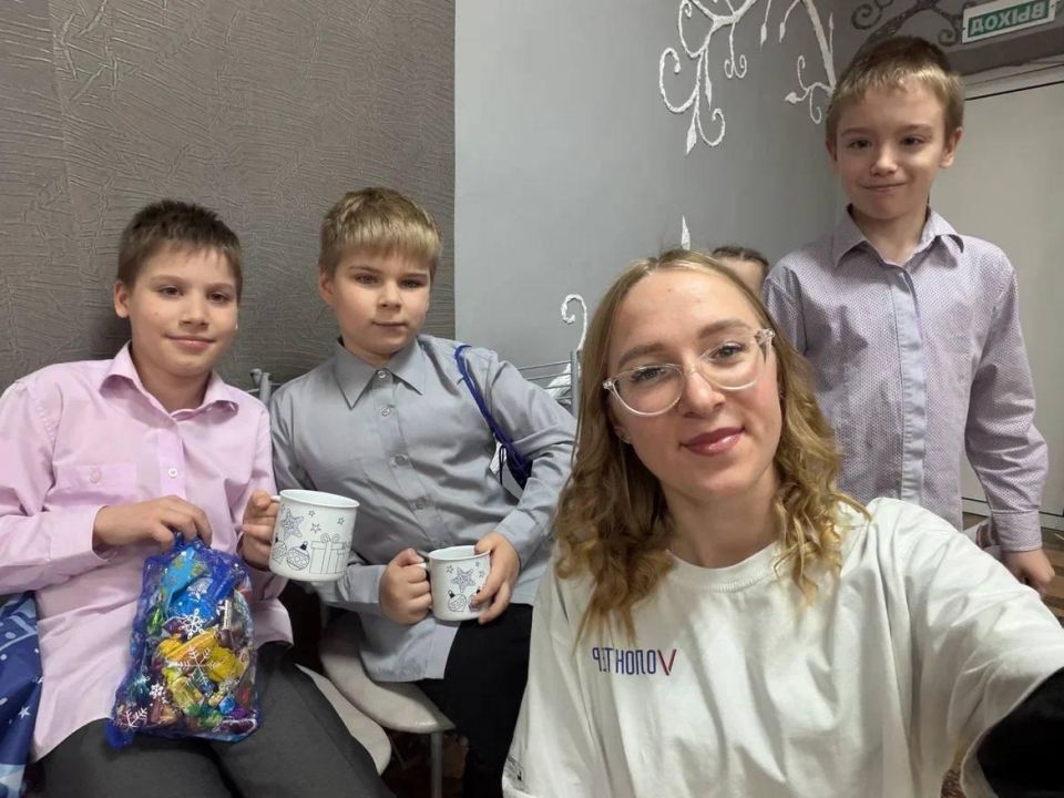 Волонтеры доставили подарки в Харцызск и Зугрэс от Нижегородской области Волонтеры доставили подарки в Харцызск и Зугрэс от Нижегородской области