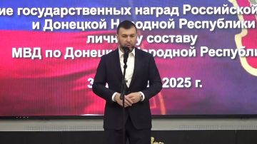 Денис Пушилин: Медалью «За храбрость» IV степени наградил сотрудников МВД, обезвредивших вооруженного преступника в одном из супермаркетов Донецка