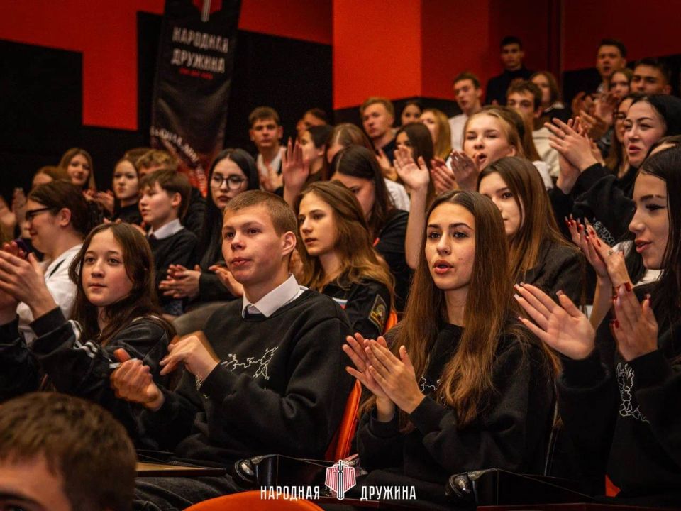 Год, наполненный эмоциями. Команда Народной Дружины Мангушского штаба приняла участие в торжественном подведении итогов и церемонии награждения Год, наполненный эмоциями. Команда Народной Дружины Мангушского штаба приняла участие в торжественном подведении итогов и церемонии награждения