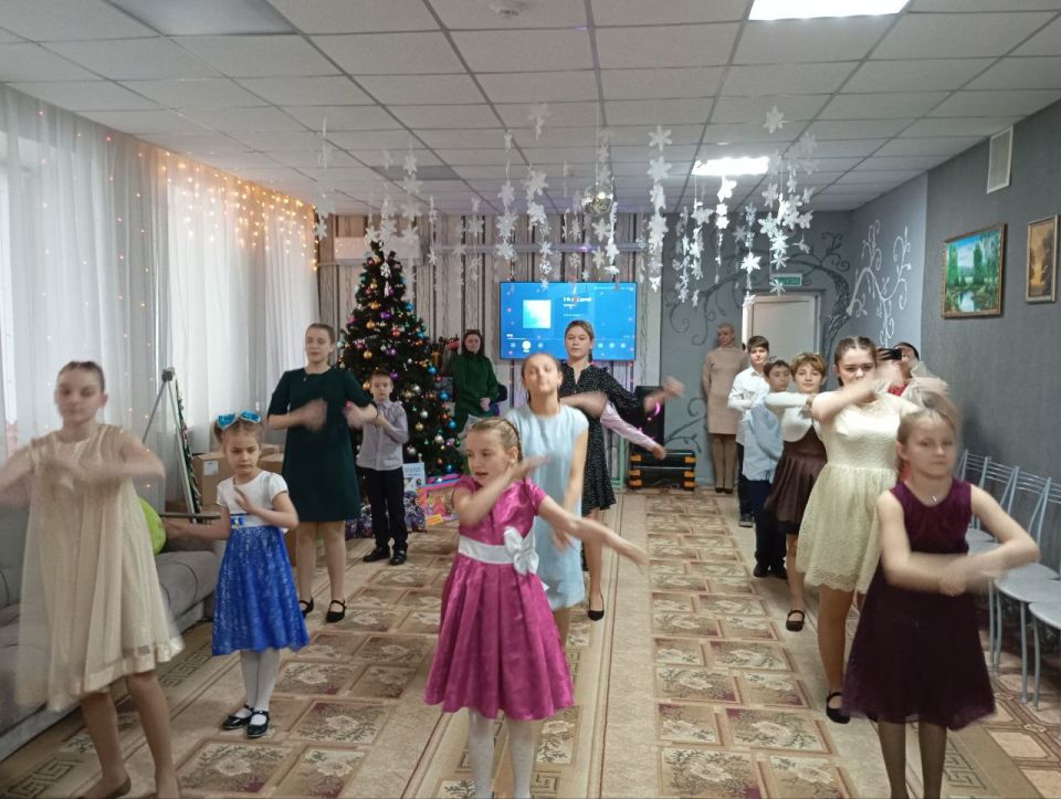 Новый год в Харцызске: праздник для детей в Социально-реабилитационном центре Новый год в Харцызске: праздник для детей в Социально-реабилитационном центре