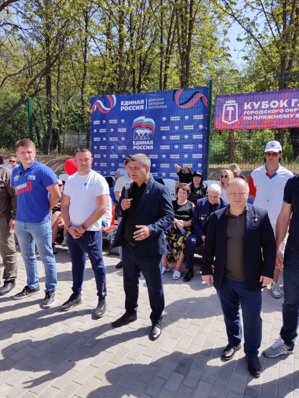 Юрий Атаманов: Год 2025 подходит к концу, и я, как член партии «Единая Россия», считаю своим долгом подвести итоги проделанной работы и поделиться ею с вами Юрий Атаманов: Год 2025 подходит к концу, и я, как член партии «Единая Россия», считаю своим долгом подвести итоги проделанной работы и поделиться ею с вами