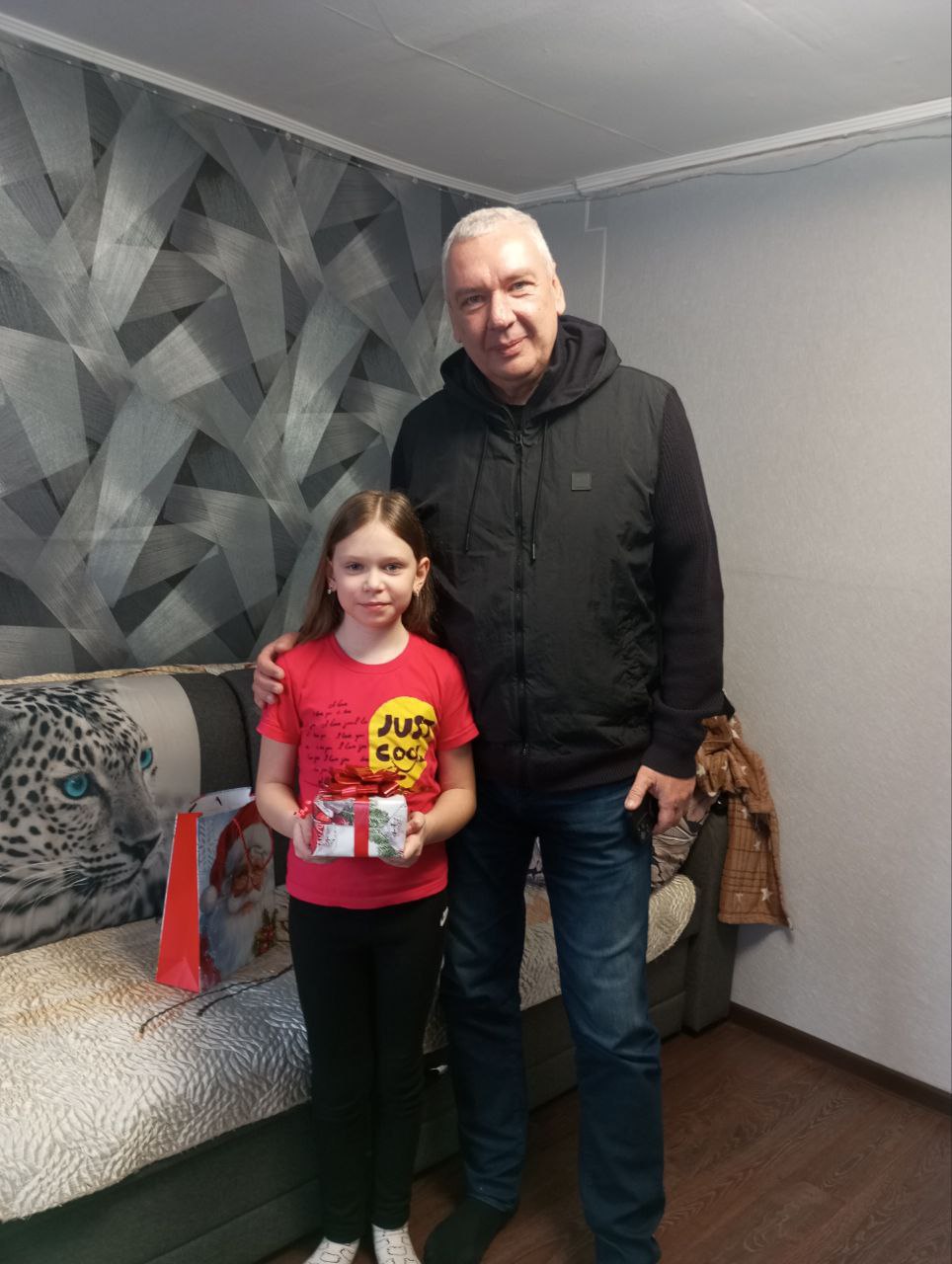 "Ёлка желаний" - это возможность стать частью большого и доброго дела, подарив новогоднее чудо детям