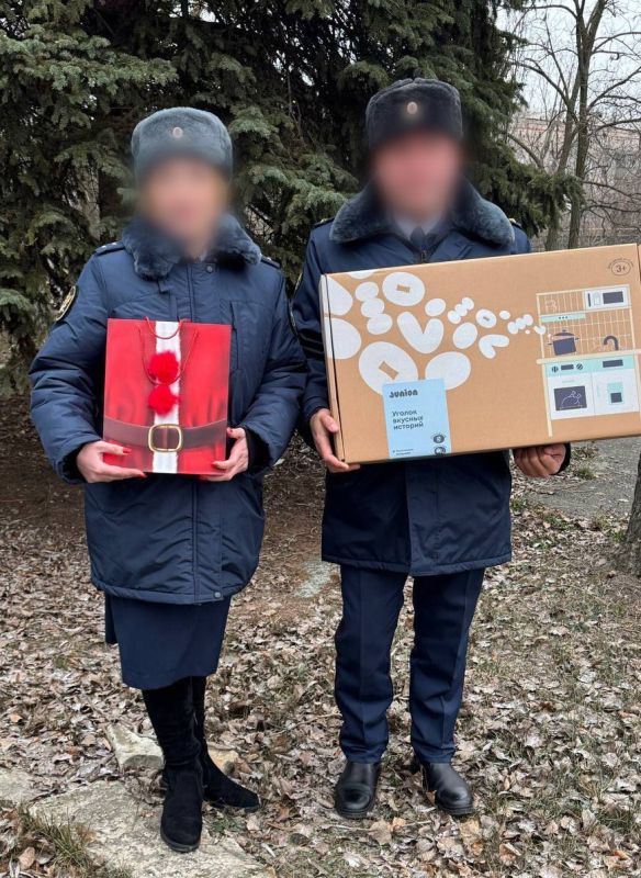 Новогоднее чудо для детей от сотрудников ИК-8 Новогоднее чудо для детей от сотрудников ИК-8
