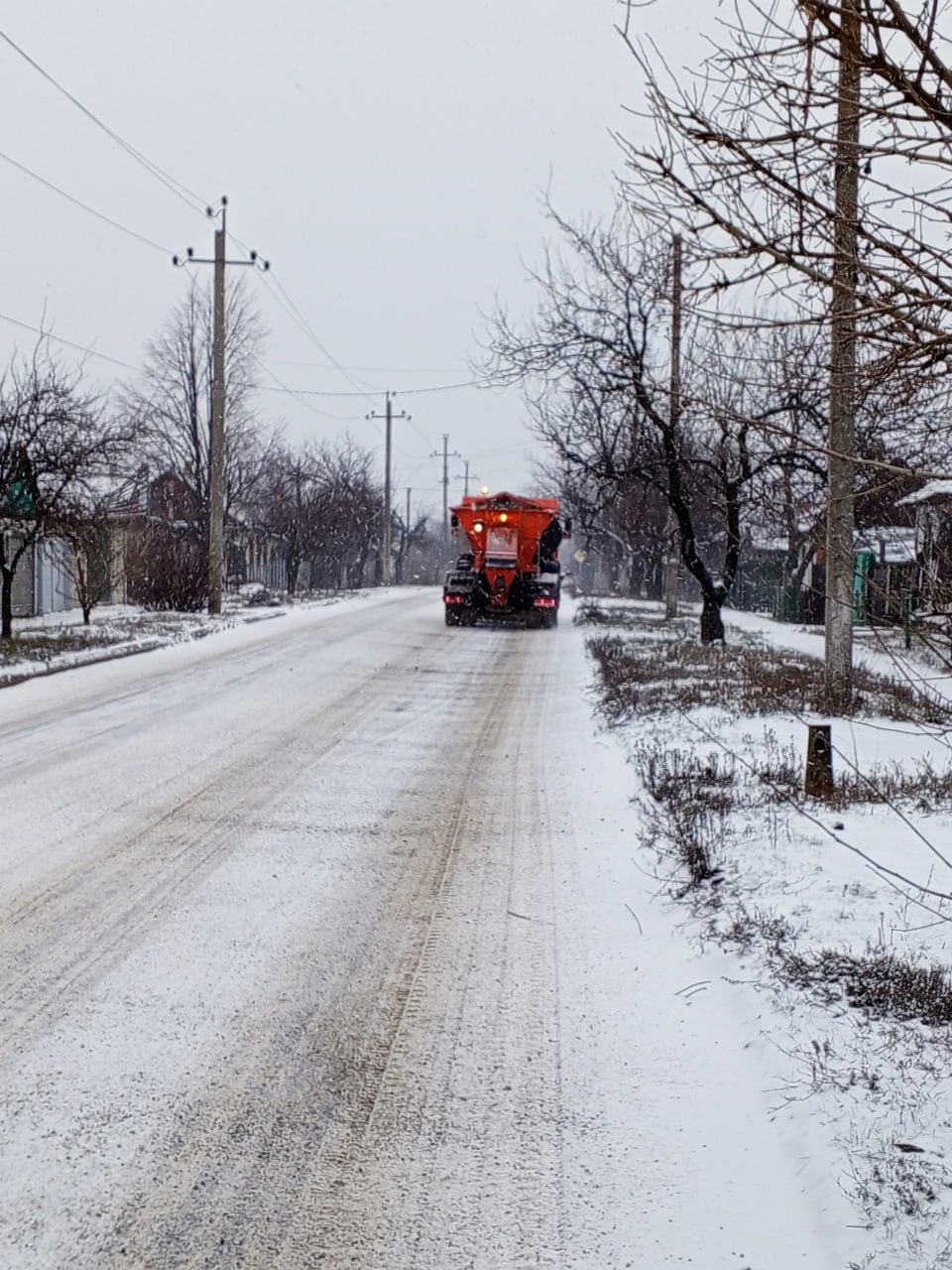 Сергей Желновач: Коммунальные службы городского округа Дебальцево продолжают зимнюю уборку автодорог Сергей Желновач: Коммунальные службы городского округа Дебальцево продолжают зимнюю уборку автодорог
