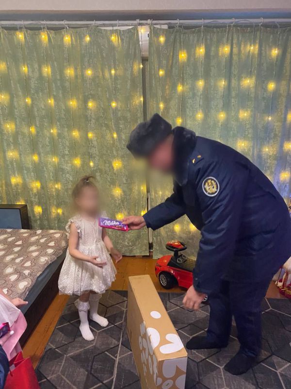 Новогоднее чудо для детей от сотрудников ИК-8 Новогоднее чудо для детей от сотрудников ИК-8