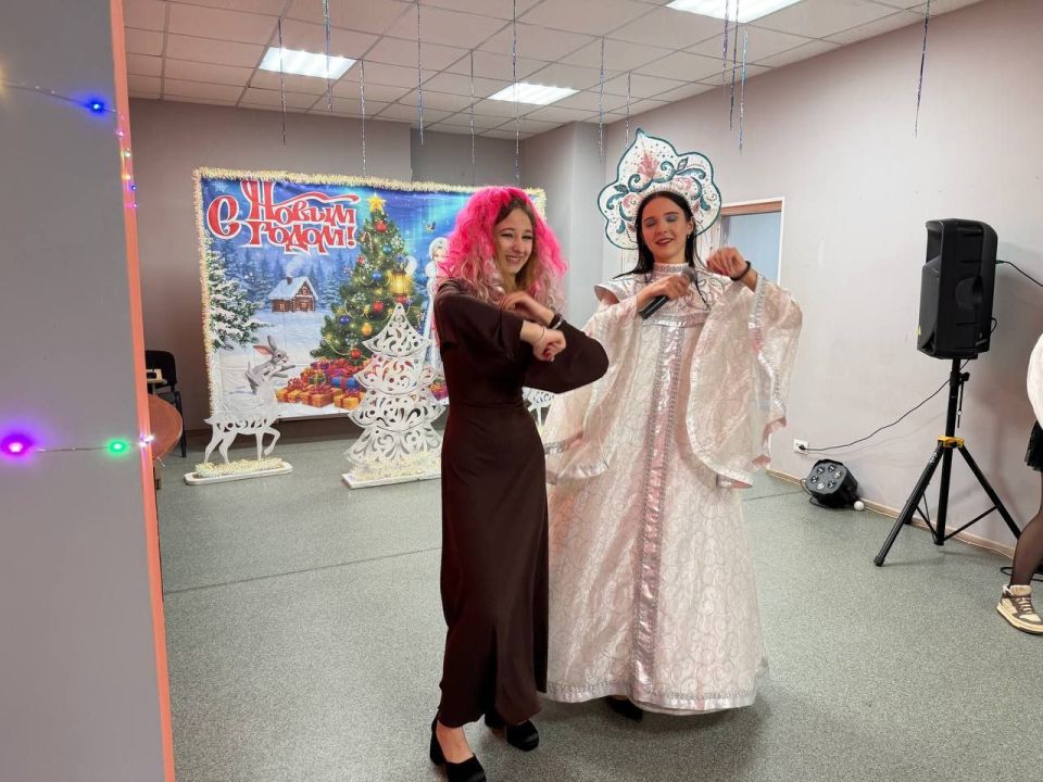 Юные гости молодёжного отдела Светлодарского городского Дворца культуры стали участниками настоящего "Новогоднего переполоха" Юные гости молодёжного отдела Светлодарского городского Дворца культуры стали участниками настоящего "Новогоднего переполоха"