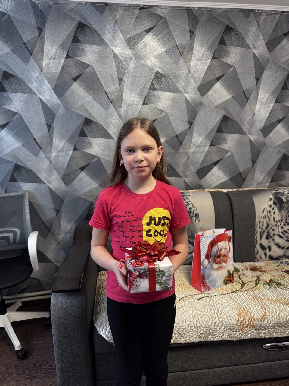 "Ёлка желаний" - это возможность стать частью большого и доброго дела, подарив новогоднее чудо детям "Ёлка желаний" - это возможность стать частью большого и доброго дела, подарив новогоднее чудо детям