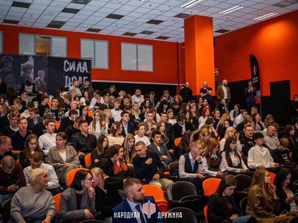 Год, наполненный эмоциями. Команда Народной Дружины Мангушского штаба приняла участие в торжественном подведении итогов и церемонии награждения Год, наполненный эмоциями. Команда Народной Дружины Мангушского штаба приняла участие в торжественном подведении итогов и церемонии награждения