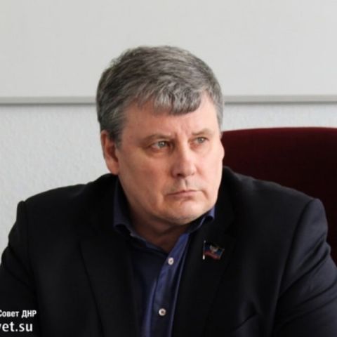 Юрий Покинтелица: Глава ДНР, секретарь Донецкого реготделения партии «Единая Россия» Денис Пушилин наградил медалью «За храбрость» IV степени сотрудников МВД, которые обезвредили вооруженного преступника в одном из...