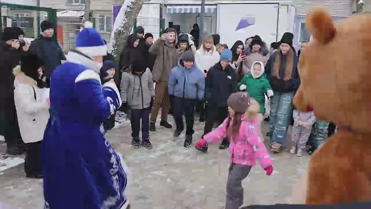 Как координатор проекта Единой России "Дети Донбасса" была рада открыть детскую площадку в Тельманово