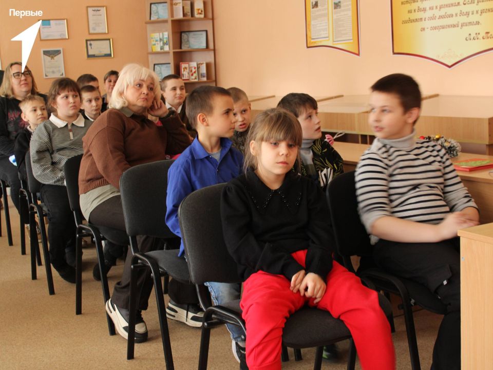 Сквозь зимнюю вьюгу – счастье в каждое учреждение! Сквозь зимнюю вьюгу – счастье в каждое учреждение!