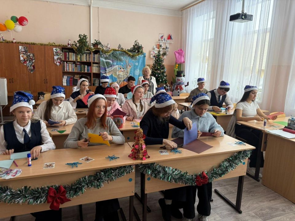 Щекинцы провели новогодний телемост с ребятами из Мариуполя Щекинцы провели новогодний телемост с ребятами из Мариуполя