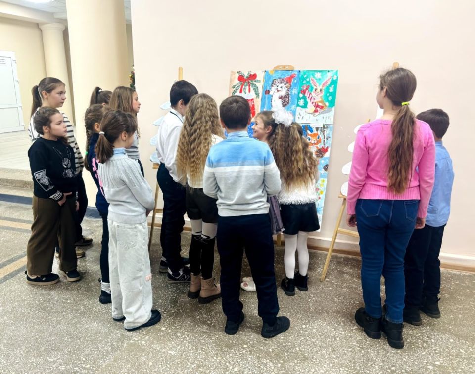 Выставка детских рисунков "Новогодний карнавал" Выставка детских рисунков "Новогодний карнавал"