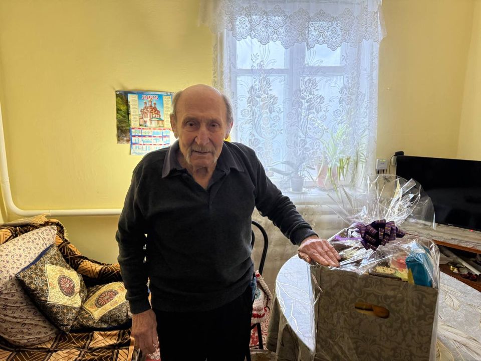 Александр Волошин: #гуманитарнаяпомощь. Сегодняшнюю рубрику посвящаю нашим уважаемым ветеранам блокадного Ленинграда Александр Волошин: #гуманитарнаяпомощь. Сегодняшнюю рубрику посвящаю нашим уважаемым ветеранам блокадного Ленинграда