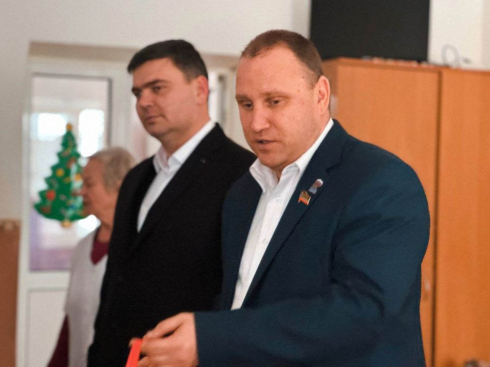 С наступающим Новым годом! С наступающим Новым годом!