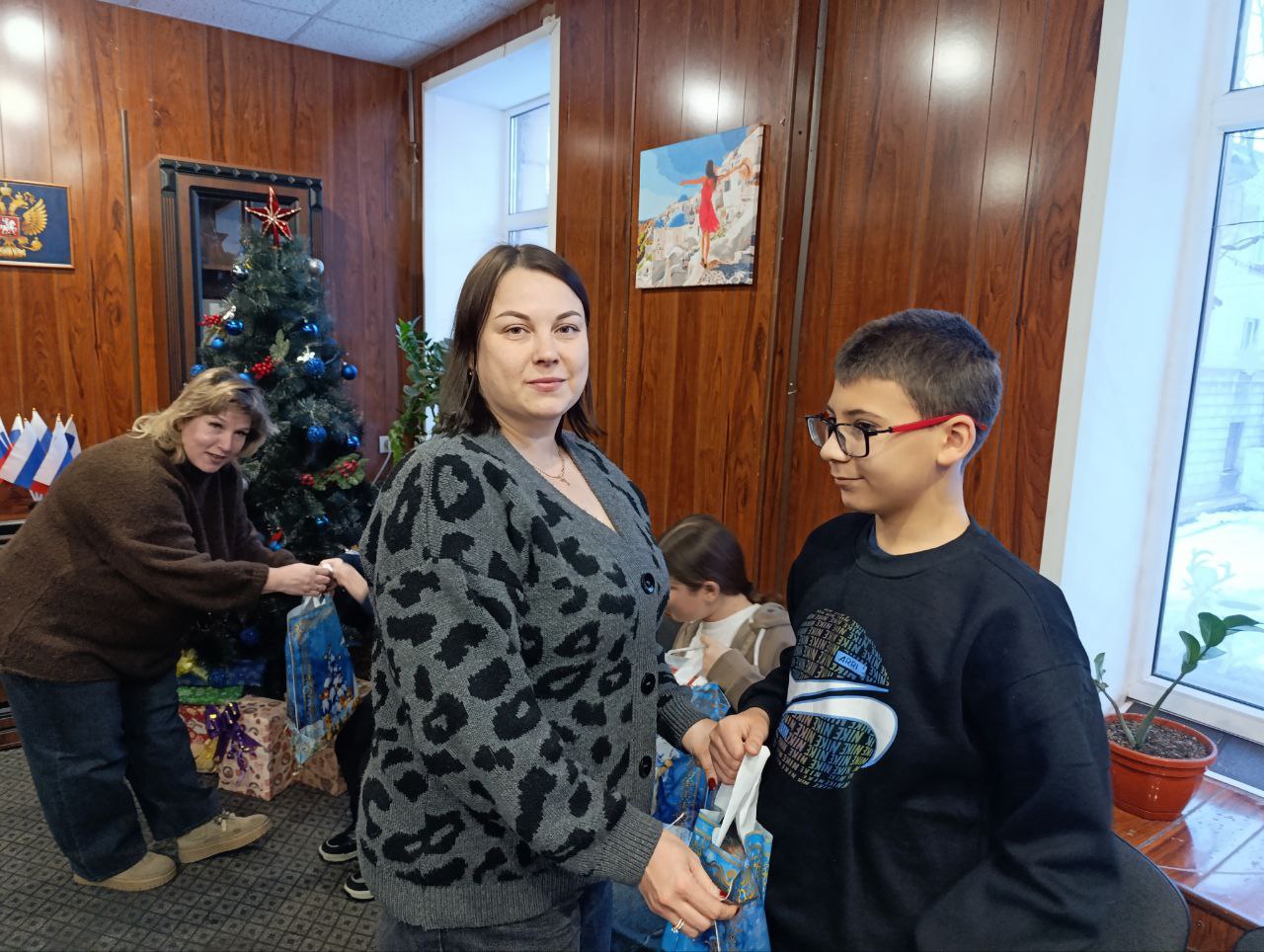 Сегодня в Администрации округа мы подводим чудесные, яркие и по-семейному тёплые итоги наших новогодних акций! Сегодня в Администрации округа мы подводим чудесные, яркие и по-семейному тёплые итоги наших новогодних акций!