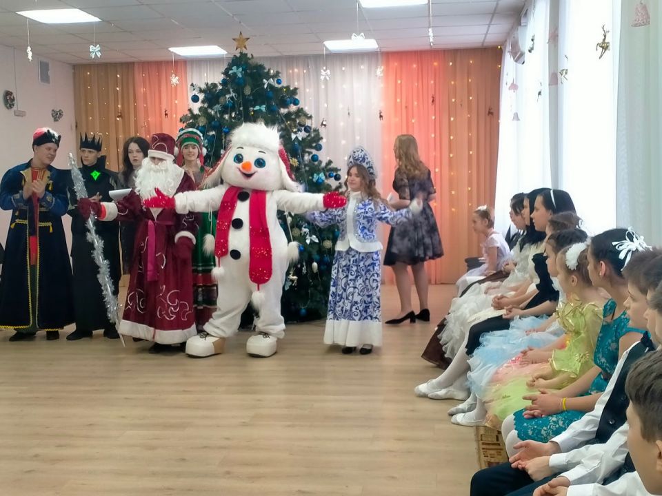 «Зимняя сказка» в реабилитационном центре Шахтерска «Зимняя сказка» в реабилитационном центре Шахтерска