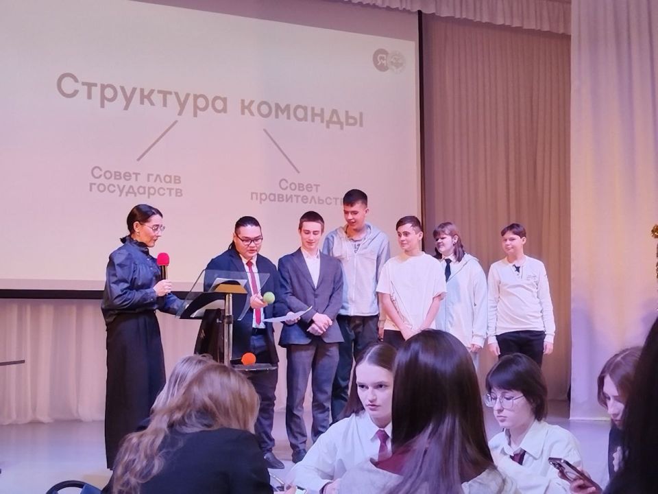 Юные дипломаты Волновахского округа на Дипломатическом приёме: обмен опытом и новые горизонты Юные дипломаты Волновахского округа на Дипломатическом приёме: обмен опытом и новые горизонты