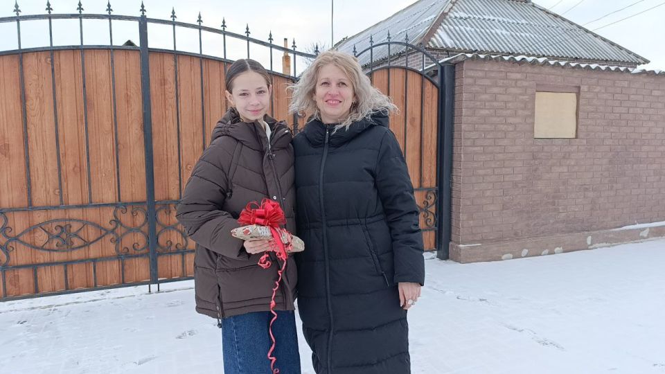 Краснодарский край передал новогодние подарки детям Амвросиевки Краснодарский край передал новогодние подарки детям Амвросиевки
