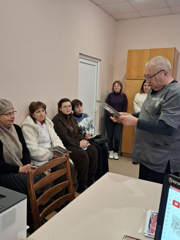 Врио главного врача ГБУ ДНР "ГБ Г. Иловайска" присоединился к поздравлению министра и поздравил коллектив с наступающими новогодними праздниками.Коллектив городской больницы города Иловайск поздравляет Всех наших жителей... Врио главного врача ГБУ ДНР "ГБ Г. Иловайска" присоединился к поздравлению министра и поздравил коллектив с наступающими новогодними праздниками.Коллектив городской больницы города Иловайск поздравляет Всех наших жителей...