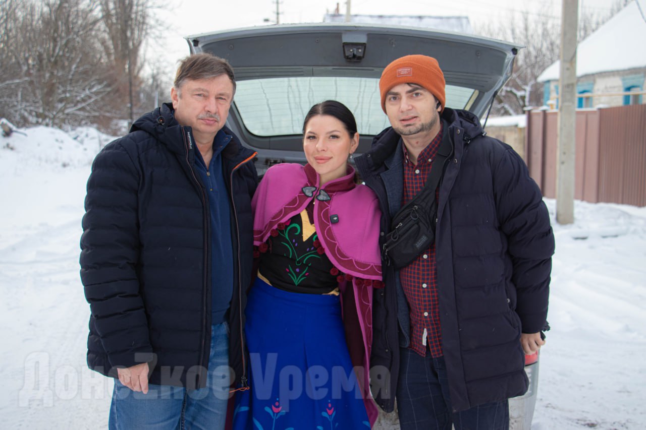 Адресное волшебство: волонтеры привезли Новый год в дома к детям Макеевки и Донецка Адресное волшебство: волонтеры привезли Новый год в дома к детям Макеевки и Донецка