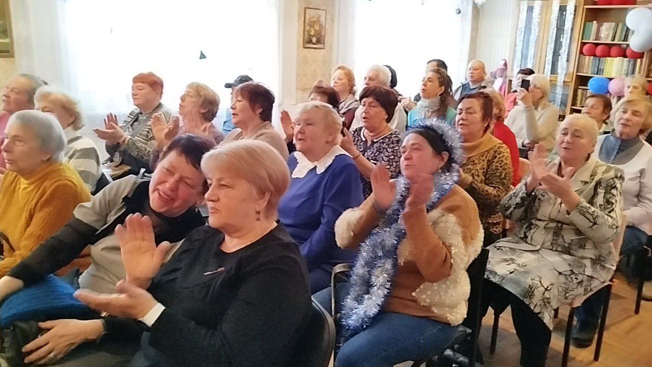 Валентин Левченко: В преддверии Нового года, в Центре социального обслуживания населения прошел праздничный концерт Валентин Левченко: В преддверии Нового года, в Центре социального обслуживания населения прошел праздничный концерт