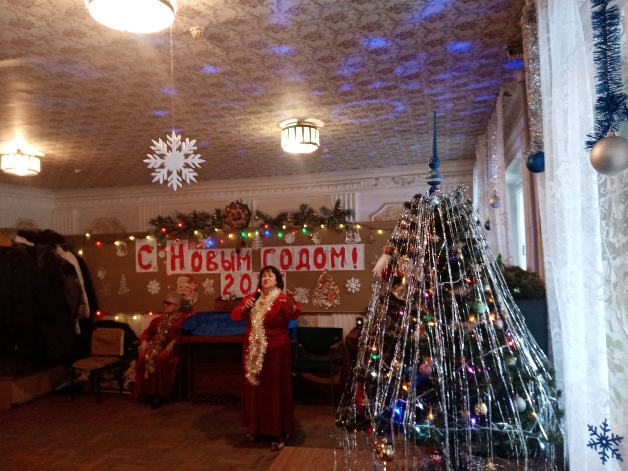 Валентин Левченко: В преддверии Нового года, в Центре социального обслуживания населения прошел праздничный концерт Валентин Левченко: В преддверии Нового года, в Центре социального обслуживания населения прошел праздничный концерт