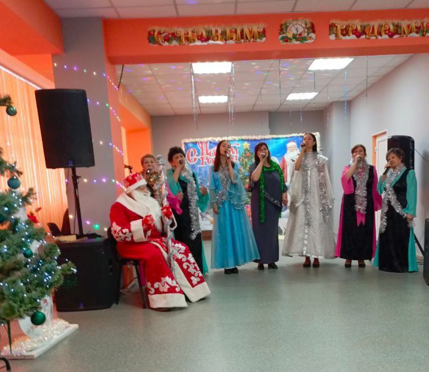 Новый год с каждым часом приближается Новый год с каждым часом приближается