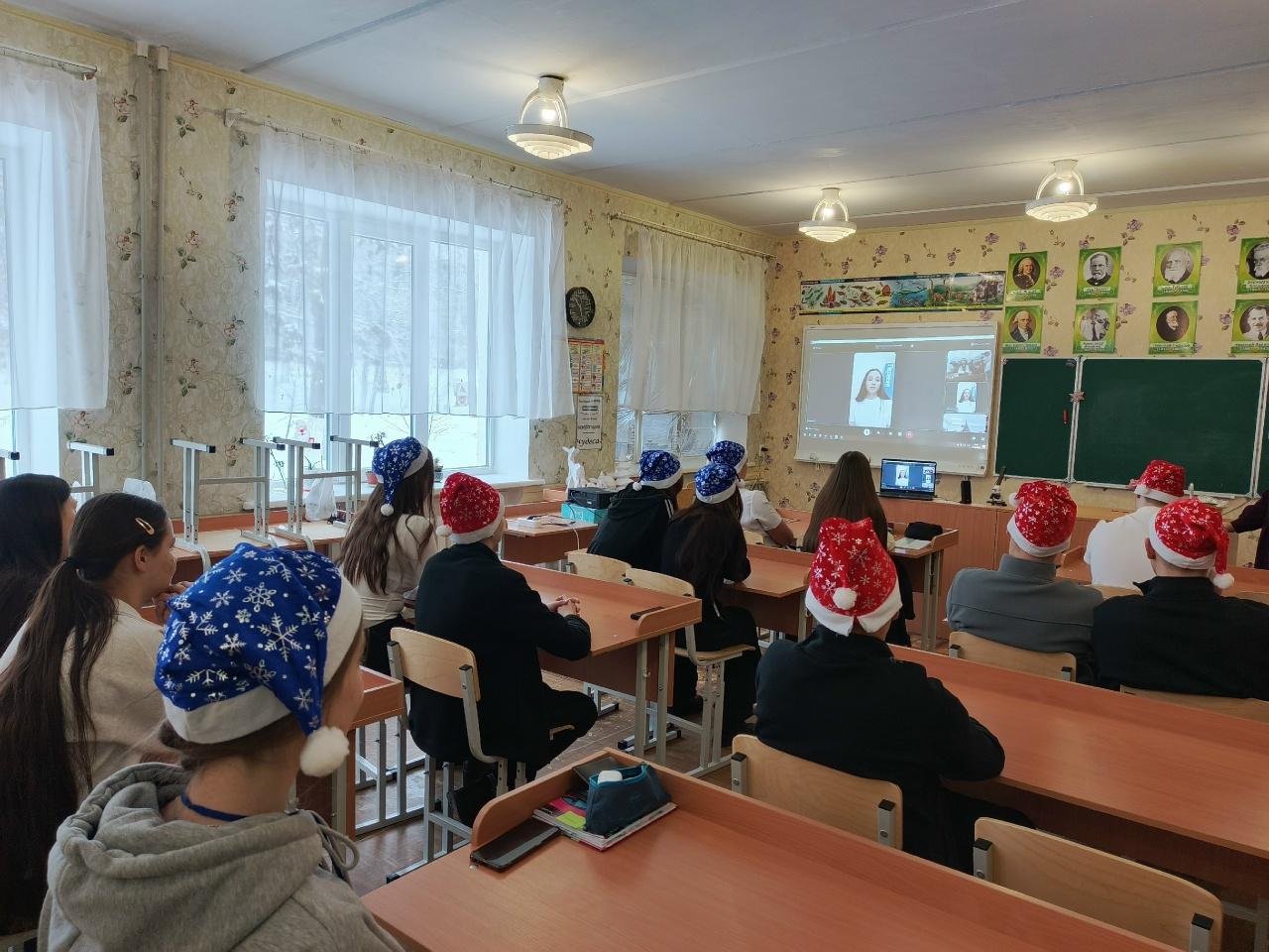 Наталья Великодная: Активисты Движения Первых ДНР и Свердловской области провели телемост