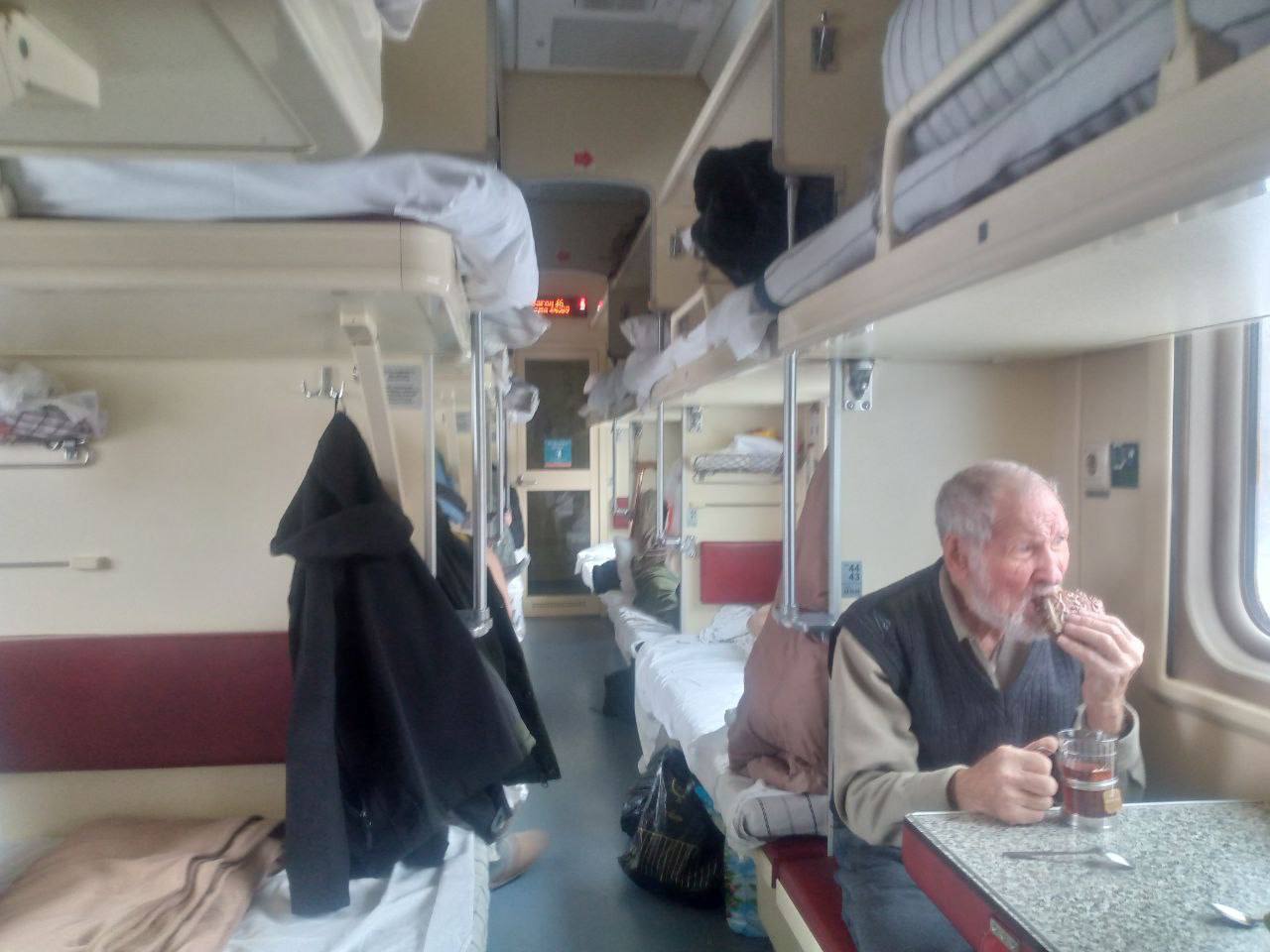 «Она мой ангел-хранитель!»: 83-летняя сибирячка спасала своего мужа, который чудом выжил на линии огня в Донбассе «Она мой ангел-хранитель!»: 83-летняя сибирячка спасала своего мужа, который чудом выжил на линии огня в Донбассе