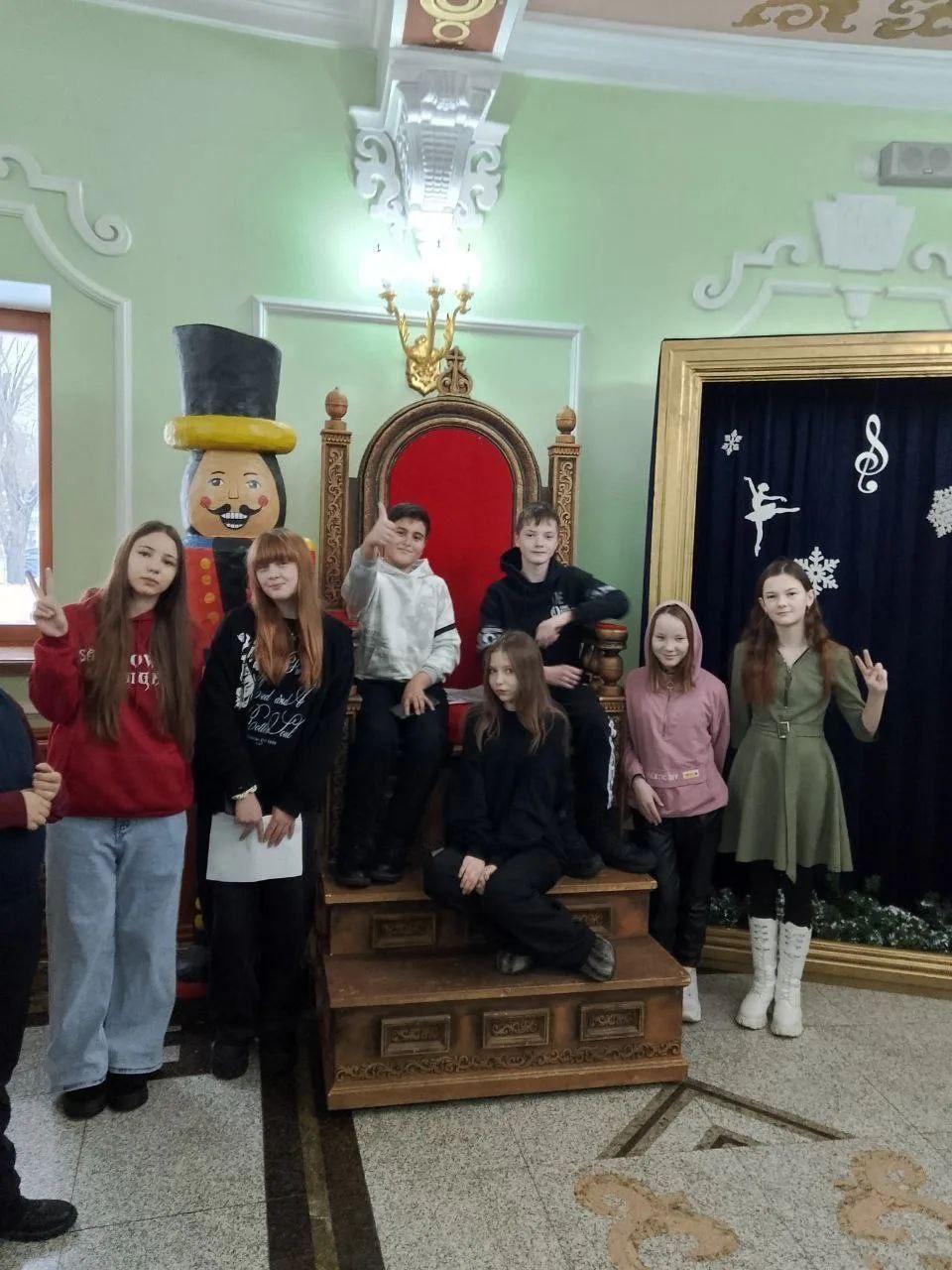 Николай Михайлов: Новый год укрепил дружбу между школами Старобешево и Бурятии Николай Михайлов: Новый год укрепил дружбу между школами Старобешево и Бурятии