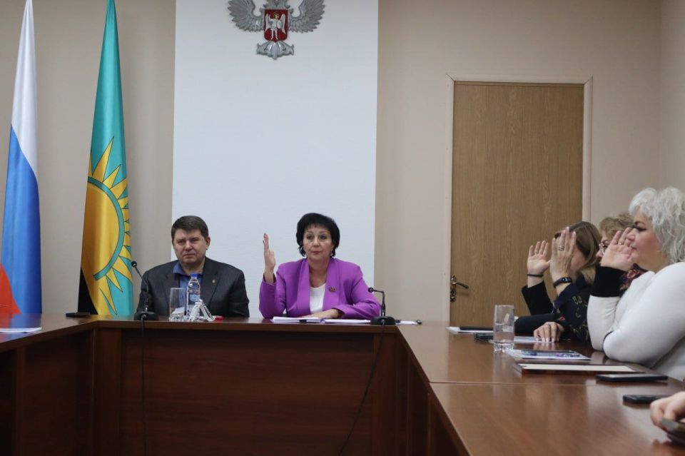 Валентина Харлашка: 30 декабря провела 64 заседание Макеевского городского совета Донецкой Народной Республики Валентина Харлашка: 30 декабря провела 64 заседание Макеевского городского совета Донецкой Народной Республики