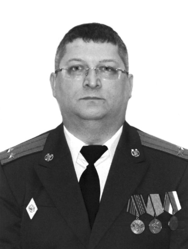 Военные следователи почтили память сотрудников, погибших при исполнении служебного долга Военные следователи почтили память сотрудников, погибших при исполнении служебного долга