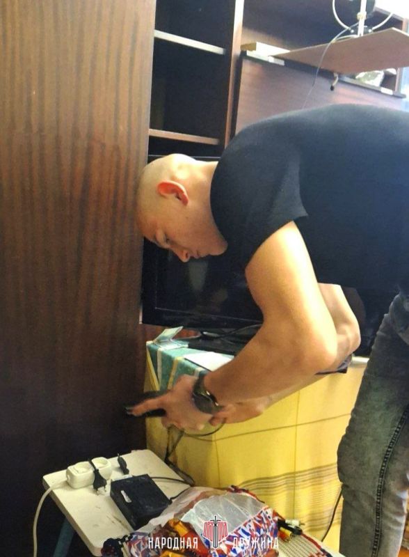 Дружина рядом. Активисты Мариупольского штаба Народной Дружины вновь проявили свою заботу о старшем поколении, посетив пожилую женщину — Борисенко Асю Николаевну Дружина рядом. Активисты Мариупольского штаба Народной Дружины вновь проявили свою заботу о старшем поколении, посетив пожилую женщину — Борисенко Асю Николаевну