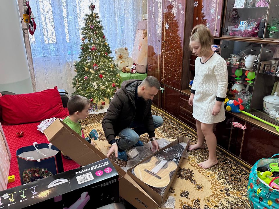 Владислав Подкова: Сегодня, накануне Нового года, исполнил мечты двух ребят в рамках акции «Ёлка желаний» Владислав Подкова: Сегодня, накануне Нового года, исполнил мечты двух ребят в рамках акции «Ёлка желаний»