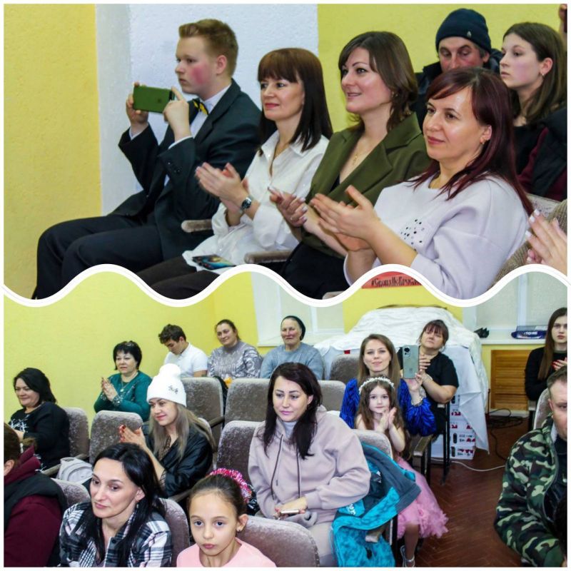 Волшебство новогодних нот. В рамках проекта «Культура малой Родины» в Мангушской детской школе искусств состоялся новогодний концерт Волшебство новогодних нот. В рамках проекта «Культура малой Родины» в Мангушской детской школе искусств состоялся новогодний концерт