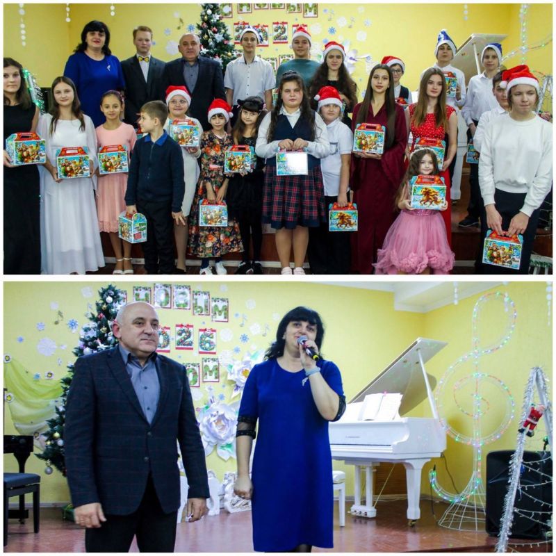 Волшебство новогодних нот. В рамках проекта «Культура малой Родины» в Мангушской детской школе искусств состоялся новогодний концерт Волшебство новогодних нот. В рамках проекта «Культура малой Родины» в Мангушской детской школе искусств состоялся новогодний концерт