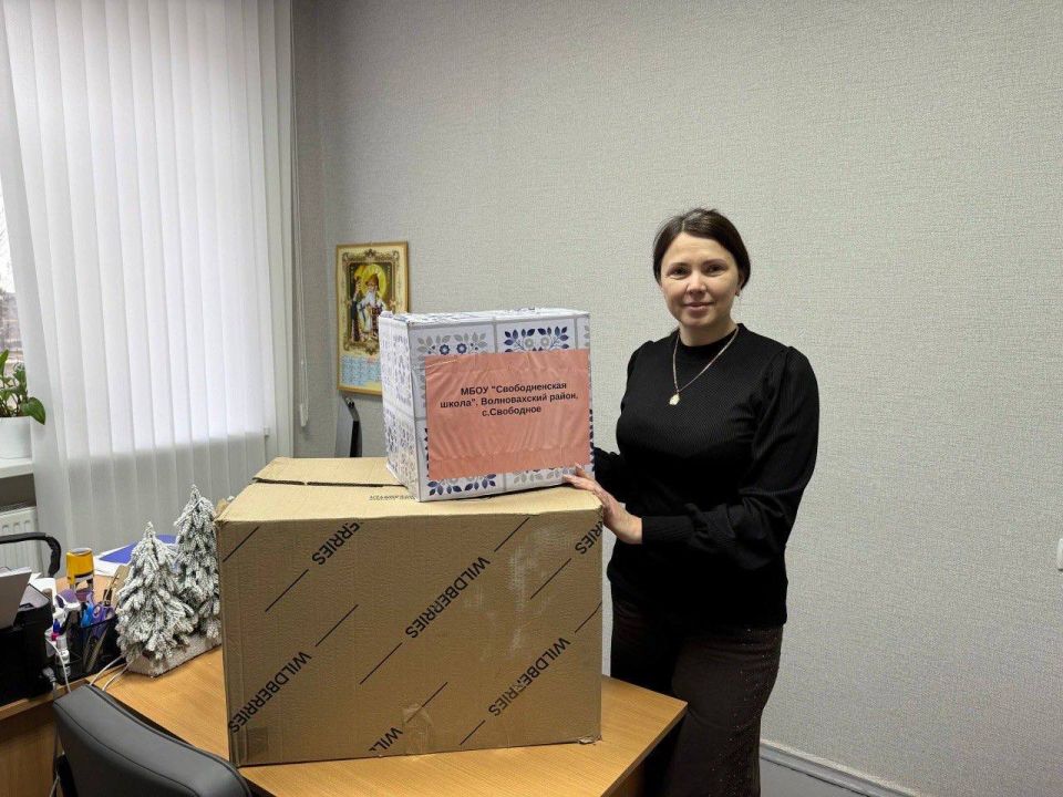 Подарки из Губкинского привезли в Волноваху Подарки из Губкинского привезли в Волноваху