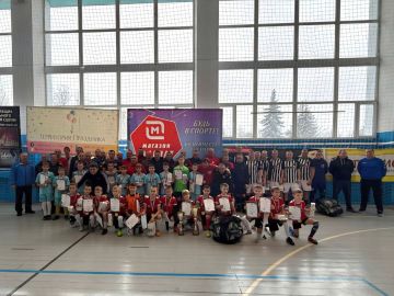 В Шахтерске спортивный год завершился Новогодним турниром по футболу