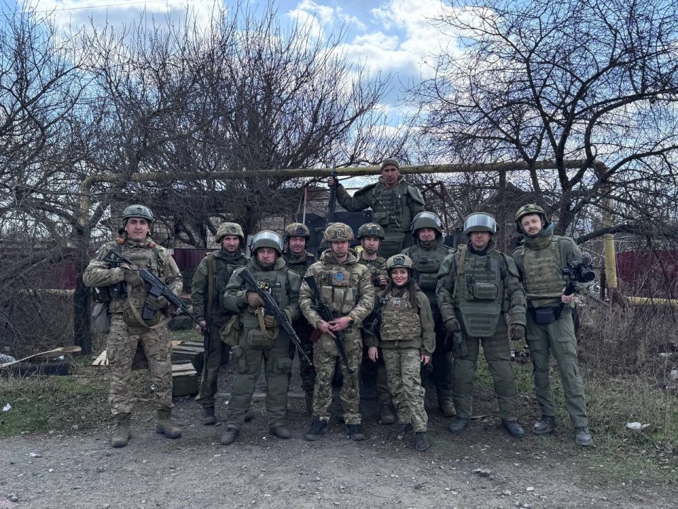 Благодатный год. Могу смело заявить, что этот год для меня был самый щедрый на события, локации, великолепных людей и достижения! Спасибо всем, с кем мы успели поработать, за дружбу, теплые слова и доверие Благодатный год. Могу смело заявить, что этот год для меня был самый щедрый на события, локации, великолепных людей и достижения! Спасибо всем, с кем мы успели поработать, за дружбу, теплые слова и доверие