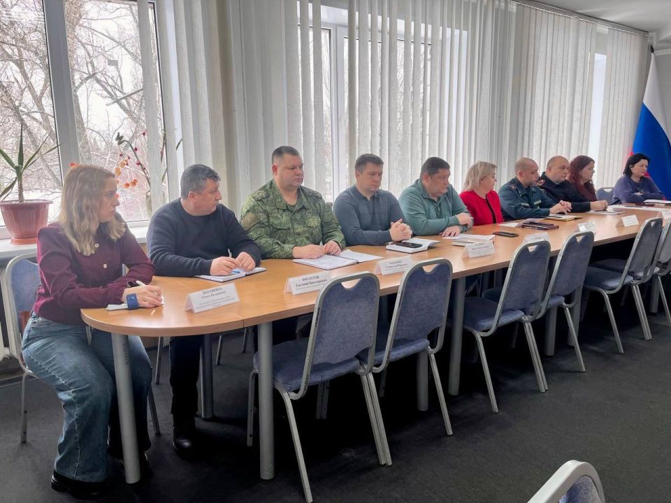 Евгений Поплавский: Вчера провел аппаратное совещание с руководителями ведомств и представителями силовых структур Евгений Поплавский: Вчера провел аппаратное совещание с руководителями ведомств и представителями силовых структур
