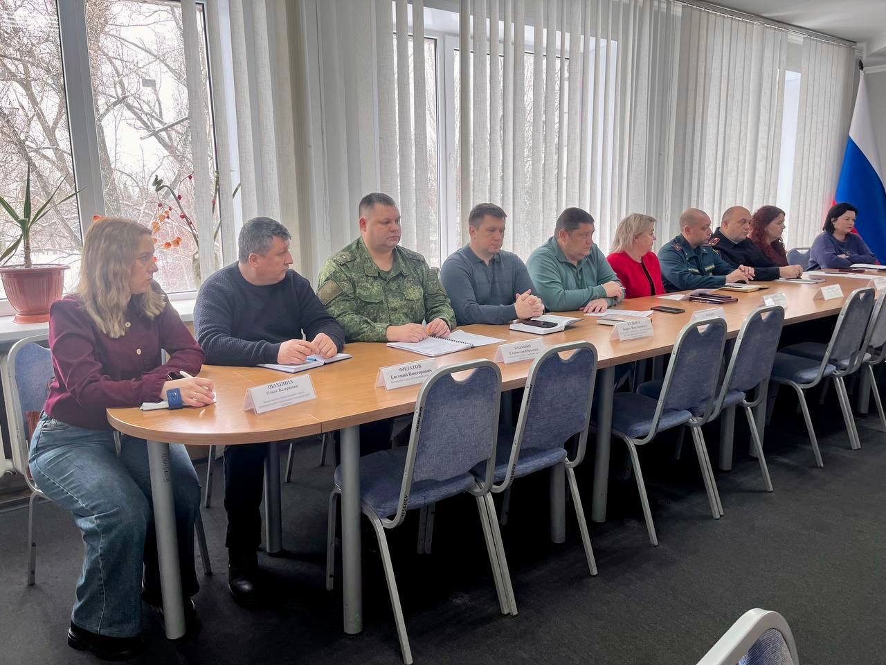 Евгений Поплавский: Вчера провел аппаратное совещание с руководителями ведомств и представителями силовых структур Евгений Поплавский: Вчера провел аппаратное совещание с руководителями ведомств и представителями силовых структур