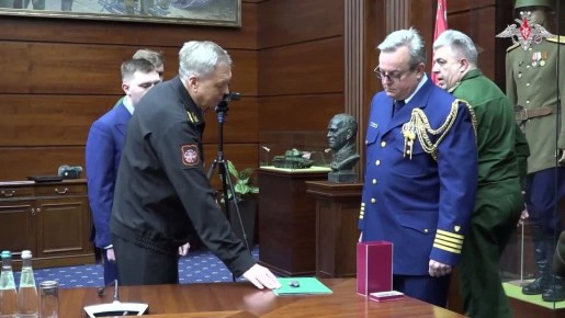 Материалы с расшифрованными данными маршрутизации и контроллер украинского БПЛА, пораженного российскими средствами ПВО ночью 29 декабря 2025 года над Новгородской областью во время террористической атаки по резиденции...