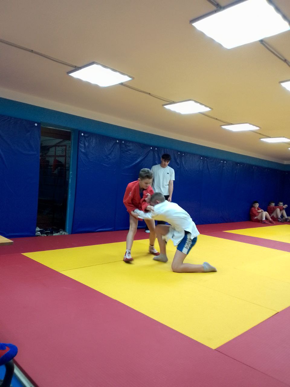 Первенство по дзюдо. В канун новогодних праздников, 29 декабря, состоялось первенство спортивной школы городского округа Енакиево по дзюдо Первенство по дзюдо. В канун новогодних праздников, 29 декабря, состоялось первенство спортивной школы городского округа Енакиево по дзюдо